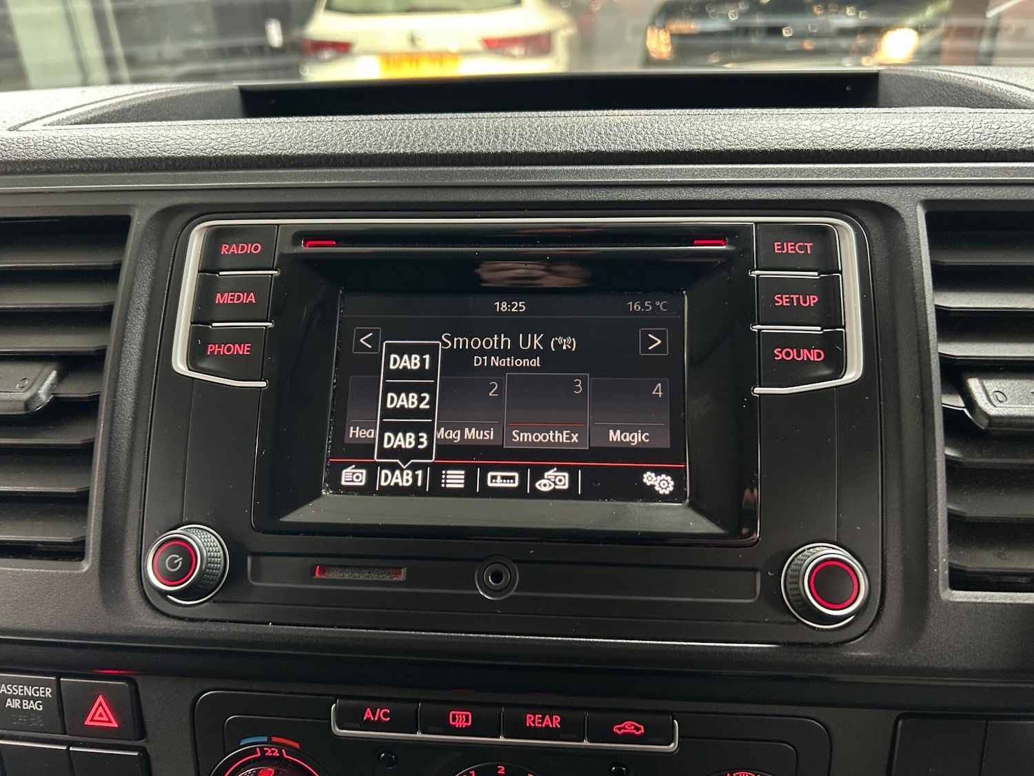 Used Volkswagen Transporter Shuttle for sale - 76441403: Photo 30