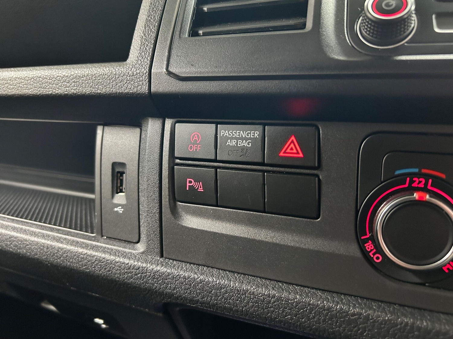 Used Volkswagen Transporter Shuttle for sale - 76441403: Photo 37