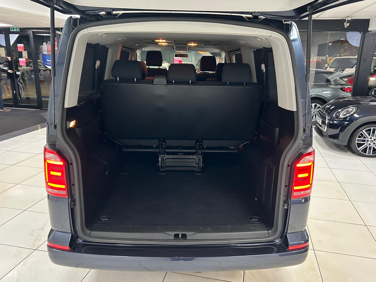 Used Volkswagen Transporter Shuttle for sale - 76441403: Photo 46