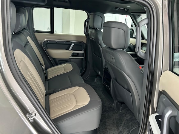 Used Land Rover Defender 110 2021 for sale - 75634219: Photo 12