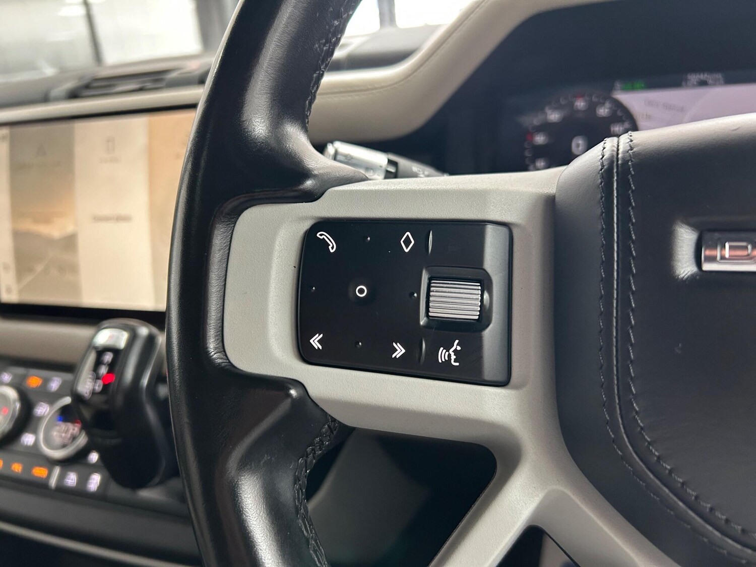 Used Land Rover Defender 110 2021 for sale - 75634219: Photo 51