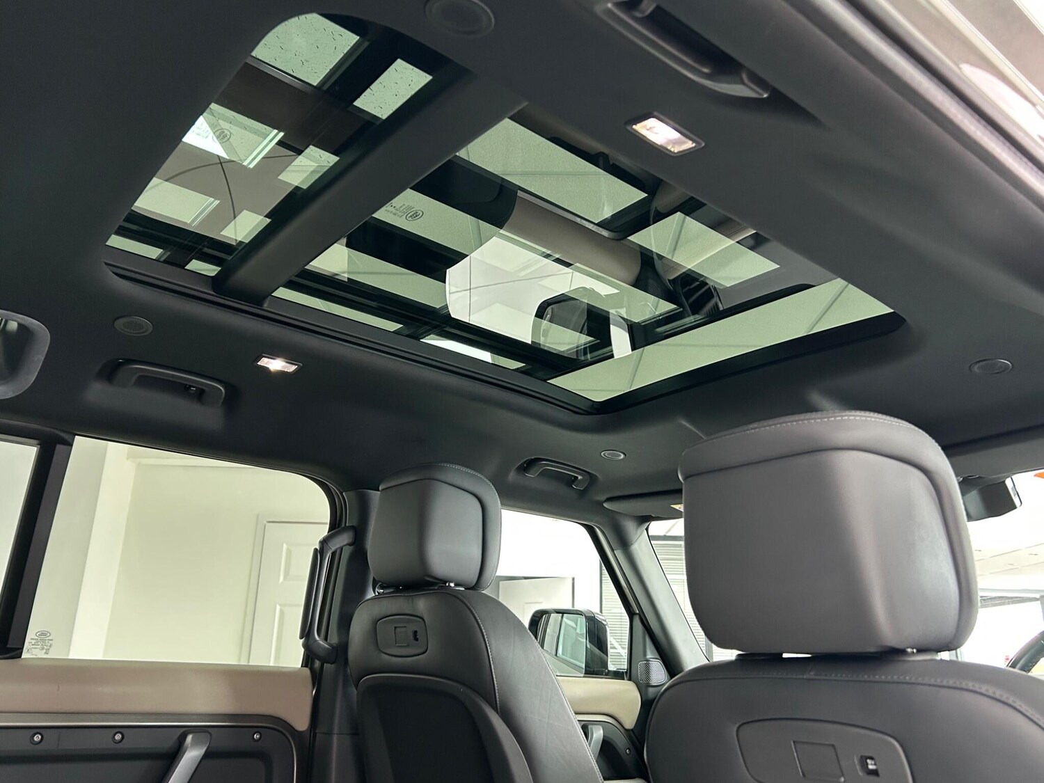 Used Land Rover Defender 110 2021 for sale - 75634219: Photo 59