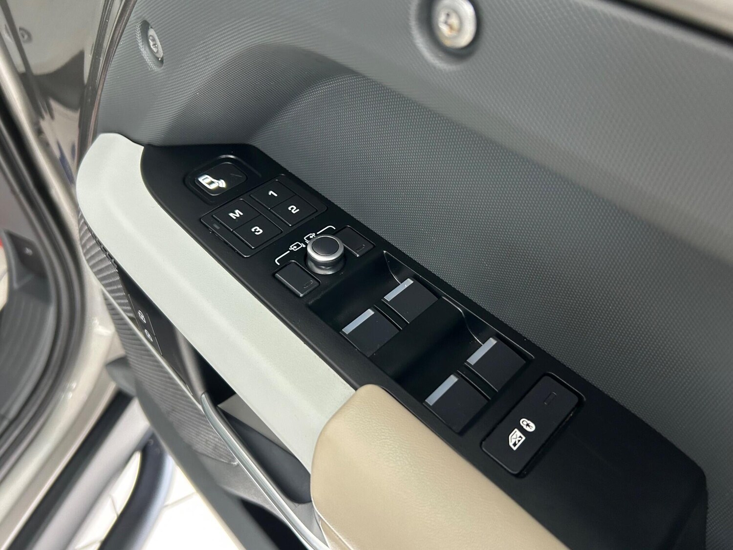 Used Land Rover Defender 110 2021 for sale - 75634219: Photo 60