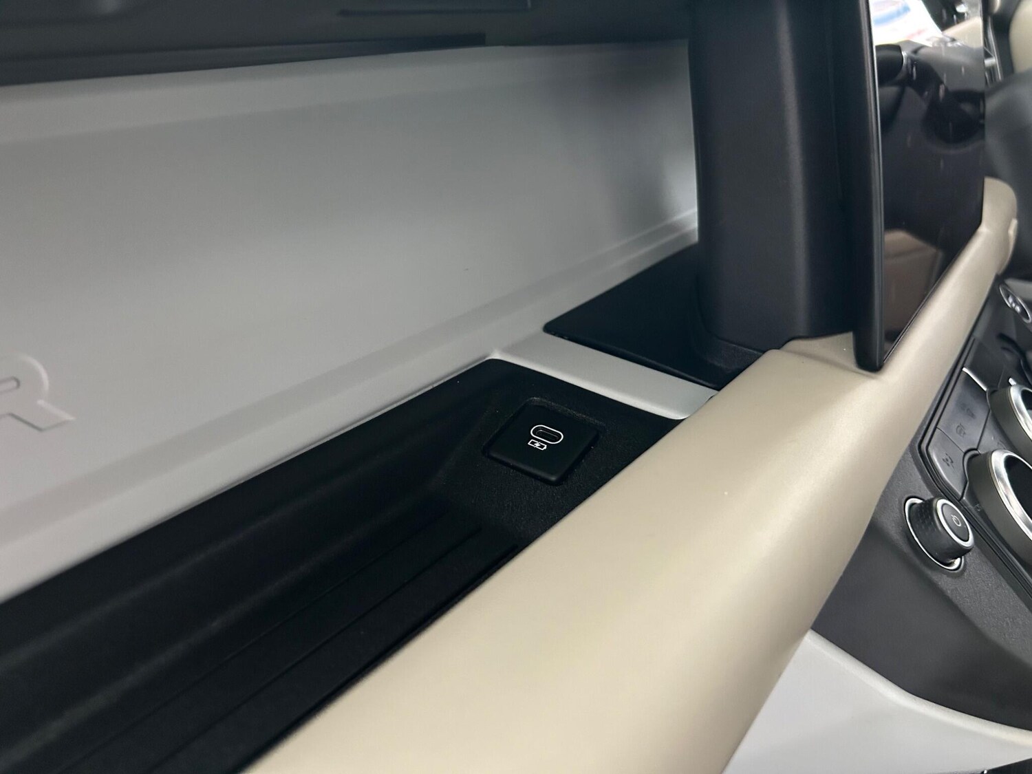 Used Land Rover Defender 110 2021 for sale - 75634219: Photo 63