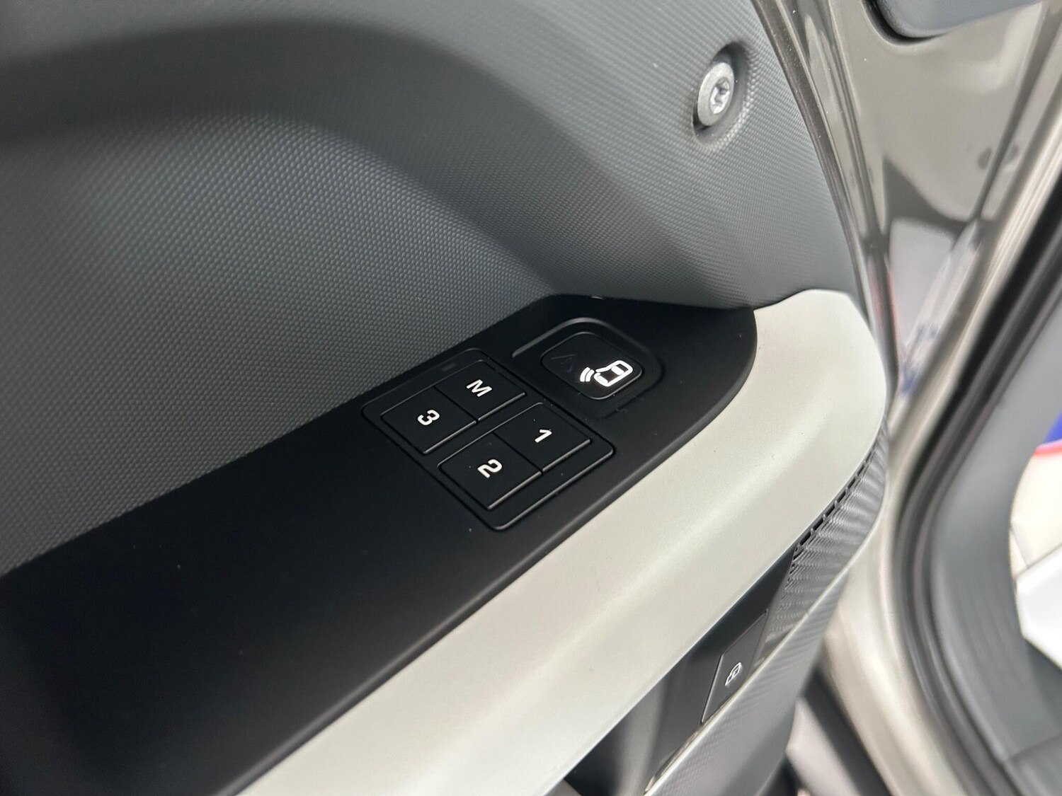 Used Land Rover Defender 110 2021 for sale - 75634219: Photo 65