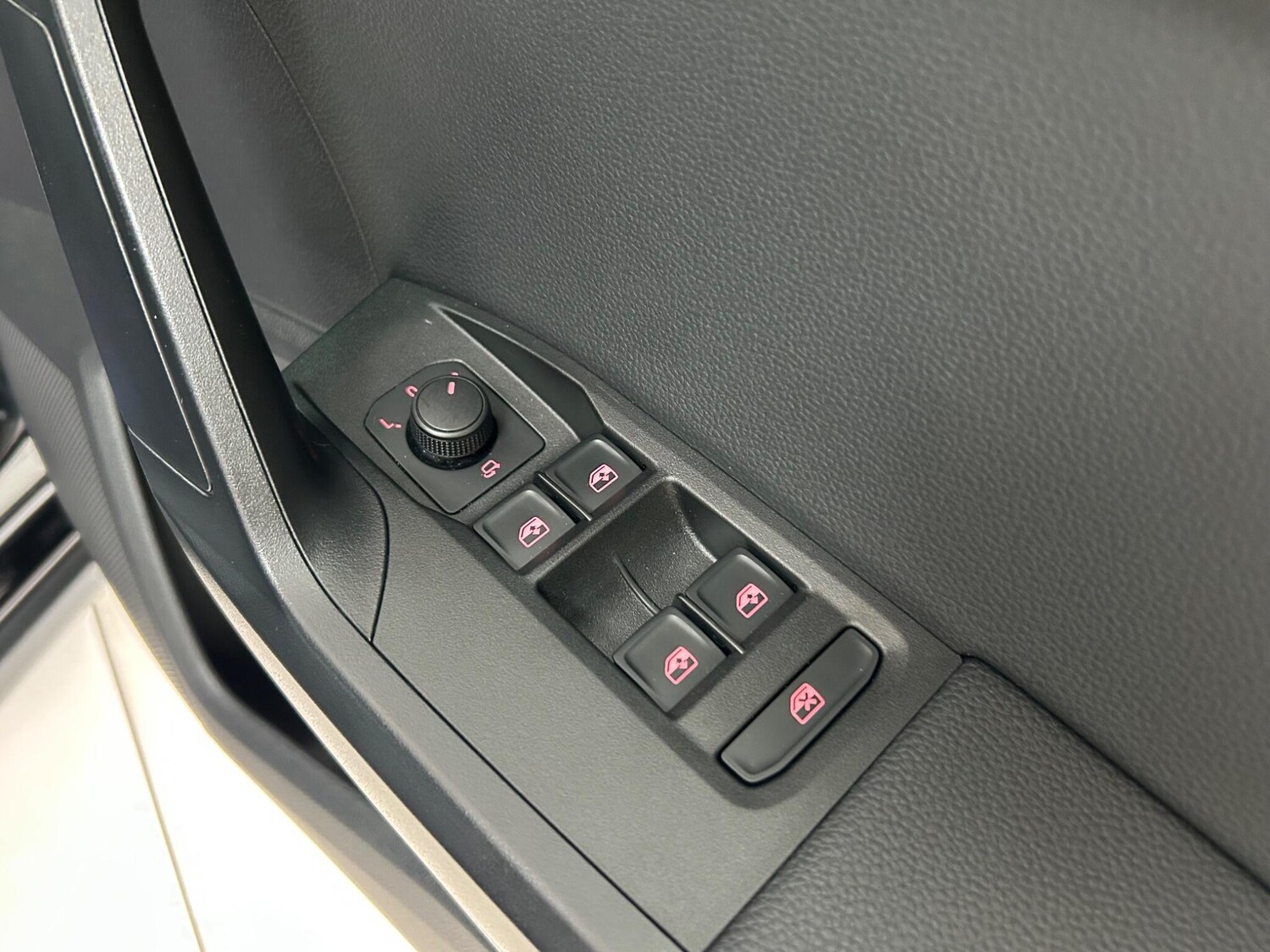 Used SEAT Arona 2024 for sale - 75657904: Photo 52