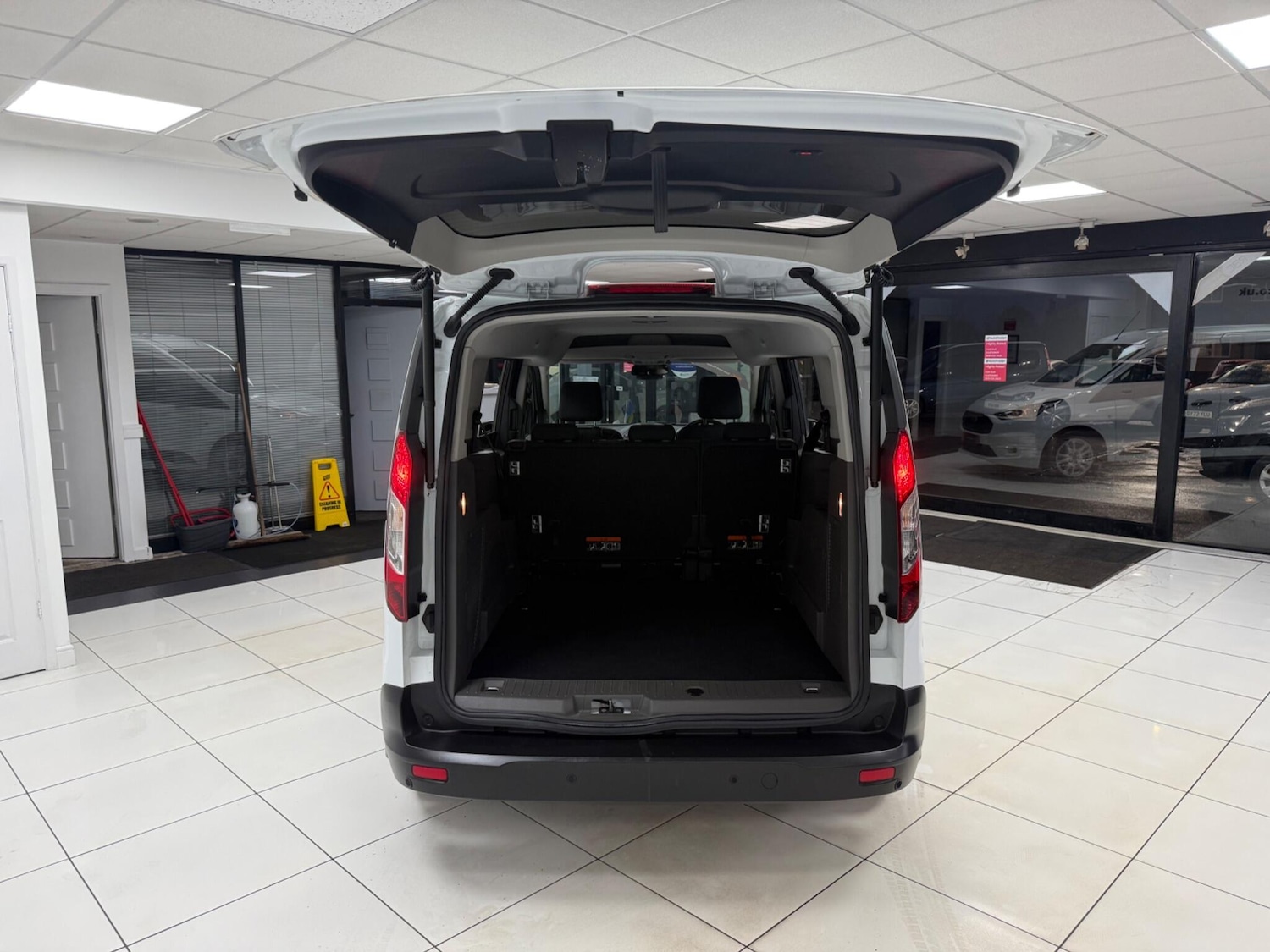 Used Ford Grand Tourneo Connect 2020 for sale - 76886792: Photo 48