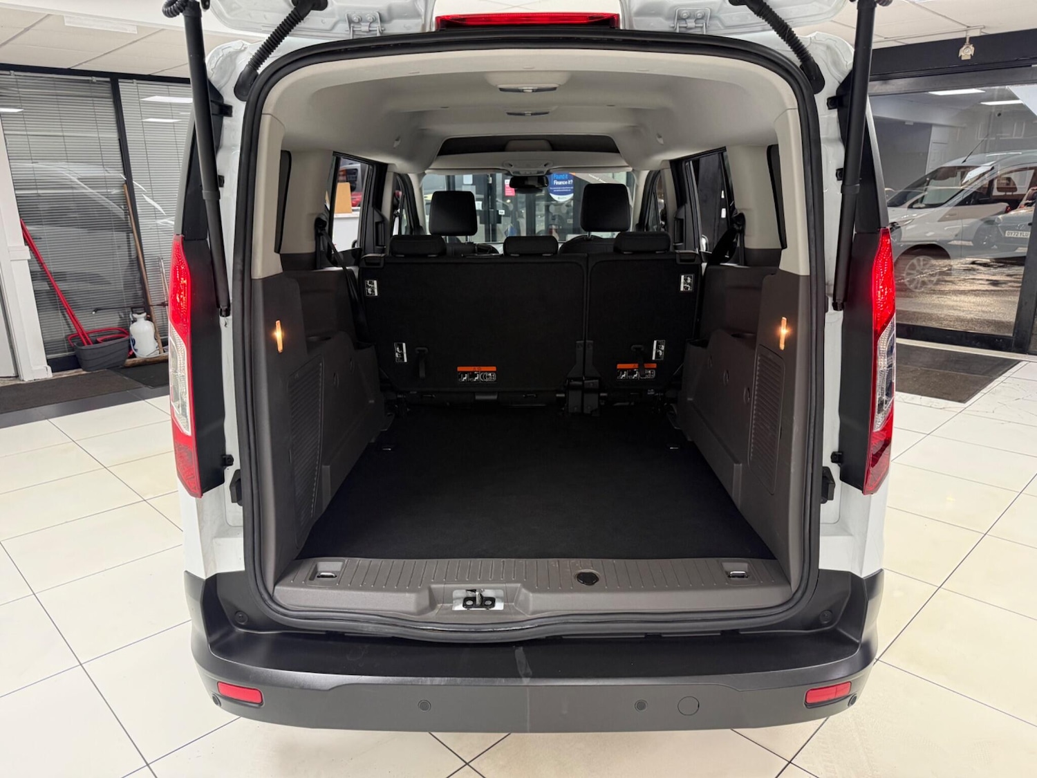 Used Ford Grand Tourneo Connect 2020 for sale - 76886792: Photo 51