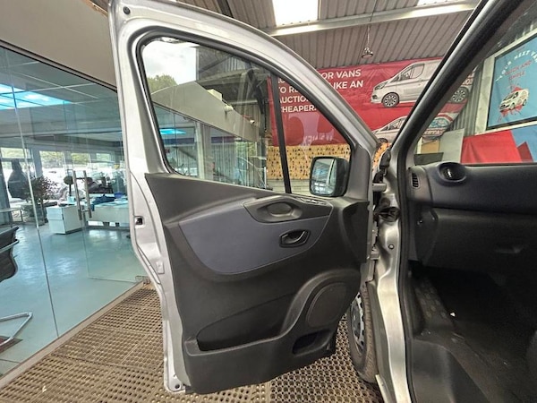 Used Vauxhall Vivaro 2017 for sale - 76155451: Photo 13