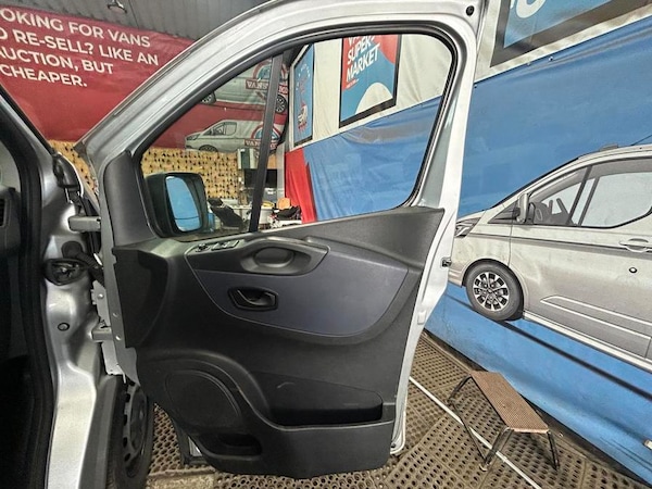 Used Vauxhall Vivaro 2017 for sale - 76155451: Photo 17