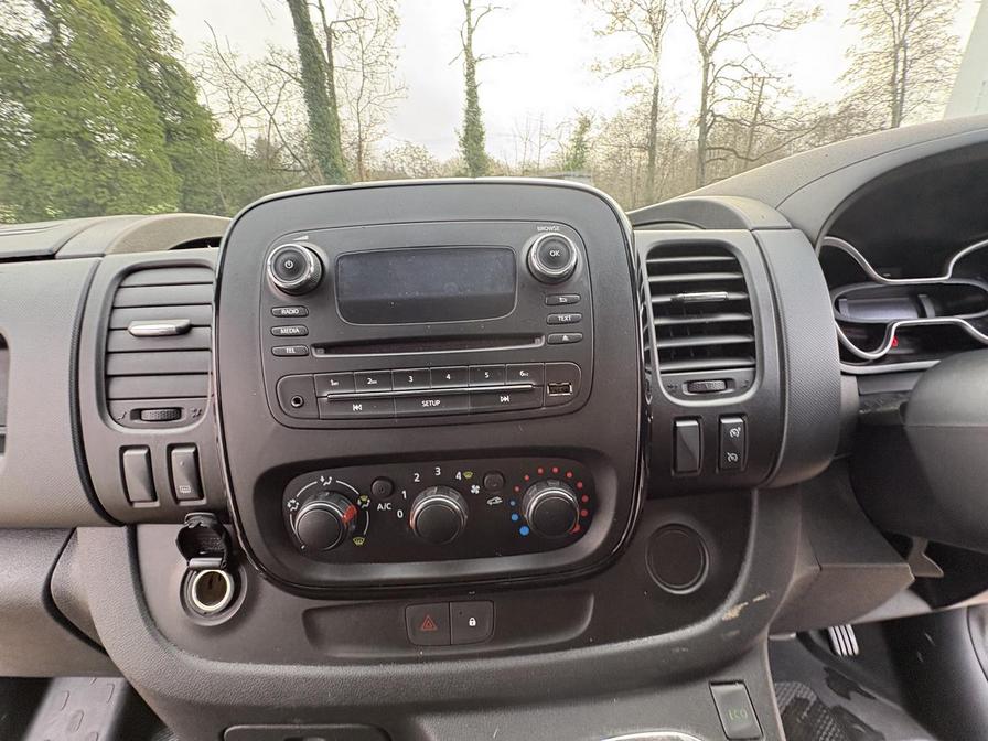 Used Vauxhall Vivaro 2018 for sale - 77051129: Photo 18