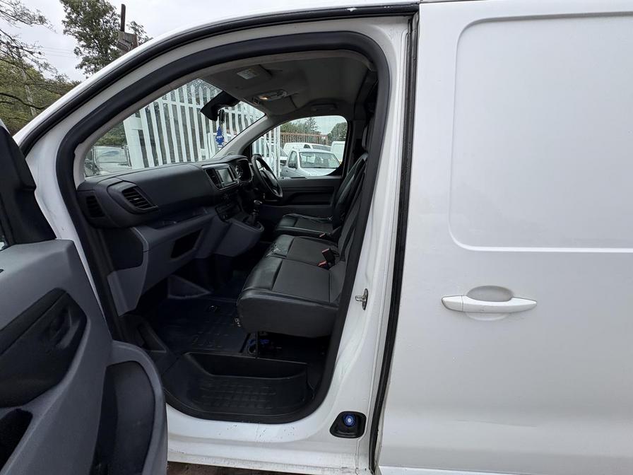 Used Vauxhall Vivaro 2019 for sale - 76731991: Photo 2