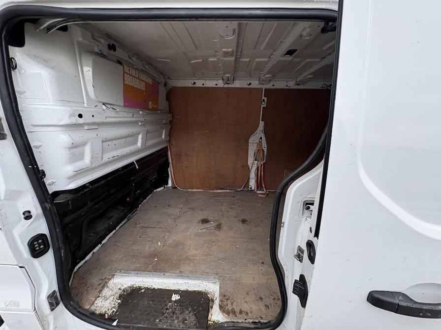 Used Vauxhall Vivaro 2017 for sale - 76459501: Photo 3