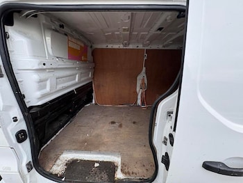 Used Vauxhall Vivaro 2017 for sale - 76459501: Photo