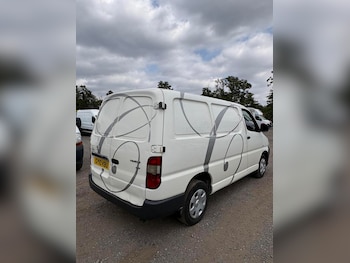 Used Toyota HiAce 2010 for sale - 79286951: Photo