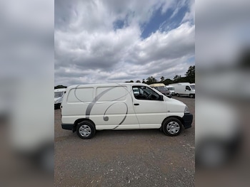 Used Toyota HiAce 2010 for sale - 79286951: Photo