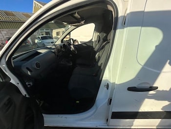 Used Peugeot Partner 2018 for sale - 76788593: Photo