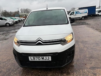 Used Citroen Berlingo 2020 for sale - 76967240: Photo