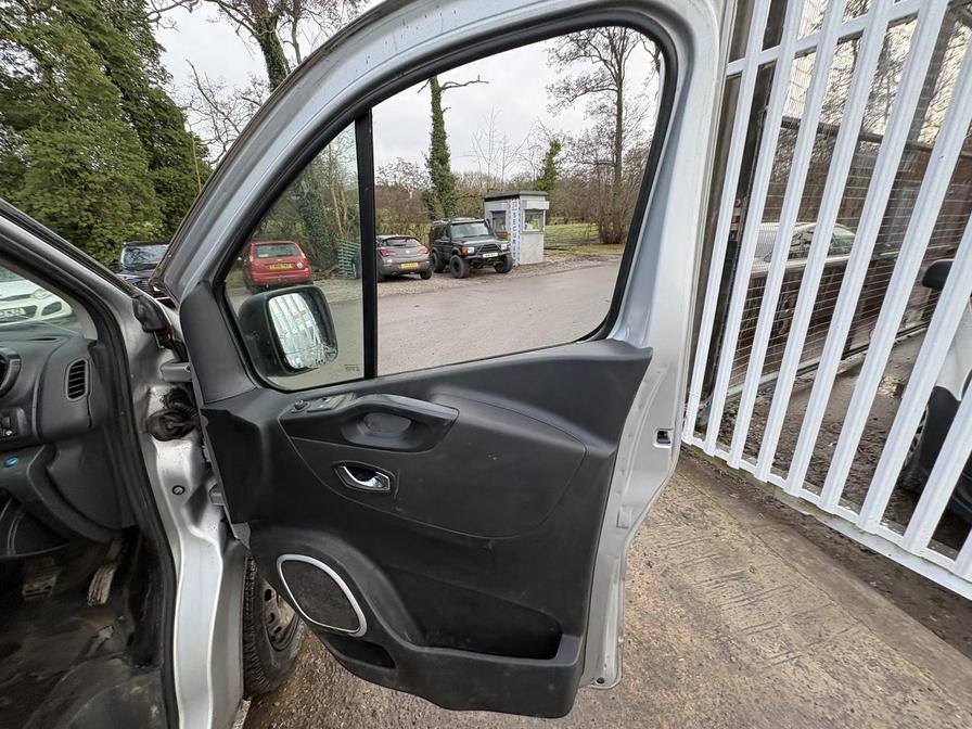 Used Vauxhall Vivaro 2018 for sale - 77206053: Photo 17