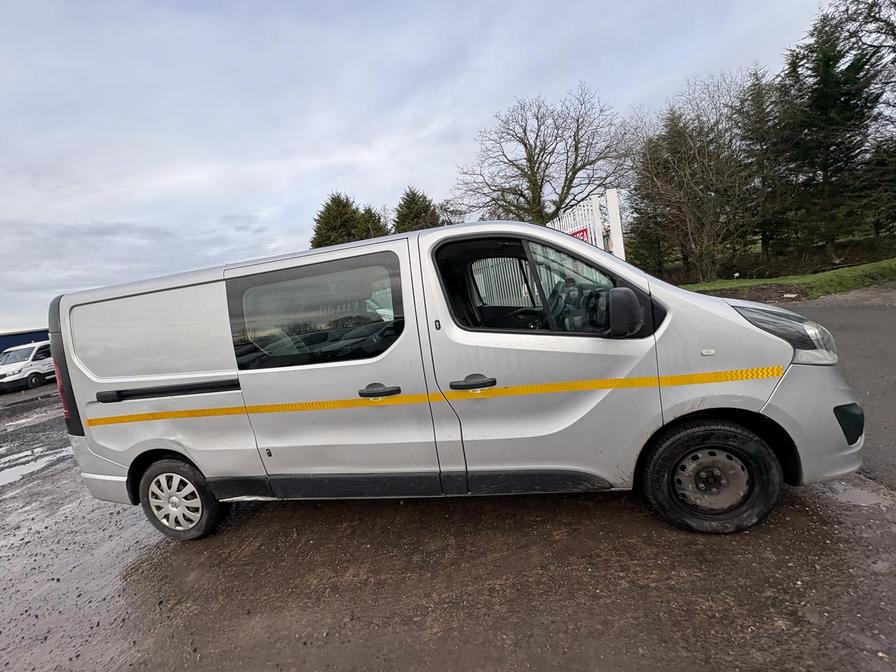 Used Vauxhall Vivaro 2018 for sale - 77206053: Photo 2