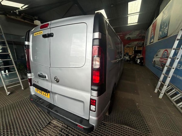 Used Vauxhall Vivaro 2018 for sale - 76184202: Photo 12
