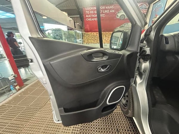 Used Vauxhall Vivaro 2018 for sale - 76184202: Photo 6