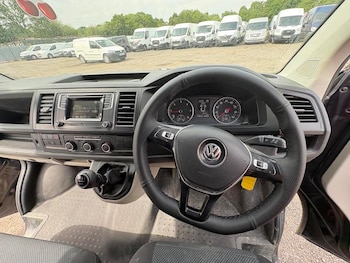 Used Volkswagen Transporter 2016 for sale - 79287068: Photo