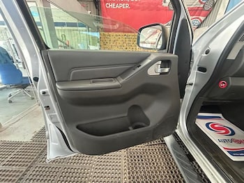 Used Nissan Navara 2013 for sale - 75943673: Photo