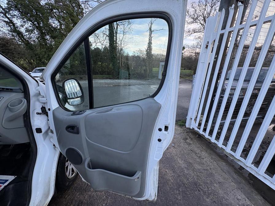 Used Vauxhall Vivaro 2014 for sale - 77500053: Photo 3