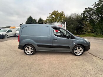 Used Peugeot Partner 2010 for sale - 76552703: Photo