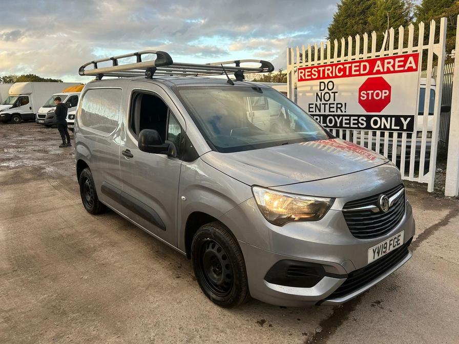 Used Vauxhall Combo 2019 for sale - 76401032: Photo 1