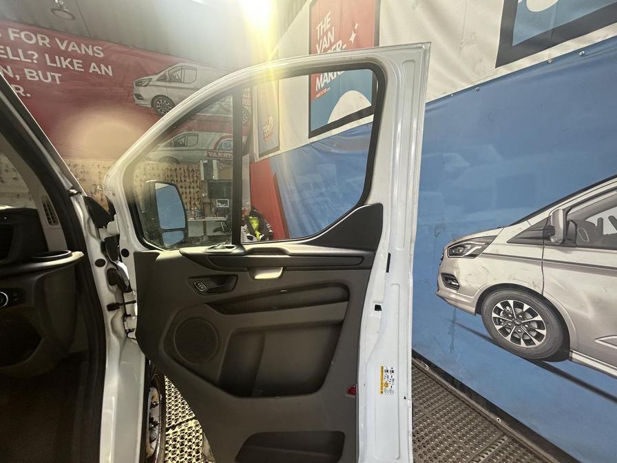 Used Ford Transit Custom 2018 for sale - 76610076: Photo 17