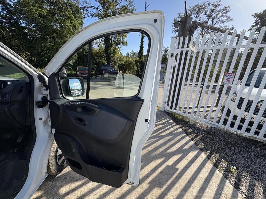 Used Vauxhall Vivaro 2019 for sale - 76624310: Photo 12