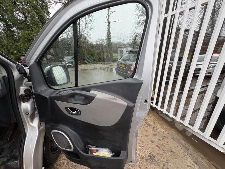 Used Renault Trafic 2015 for sale - 77347735: Photo 15