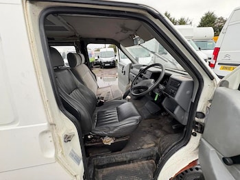 Used Volkswagen Caravelle 1995 for sale - 76381747: Photo