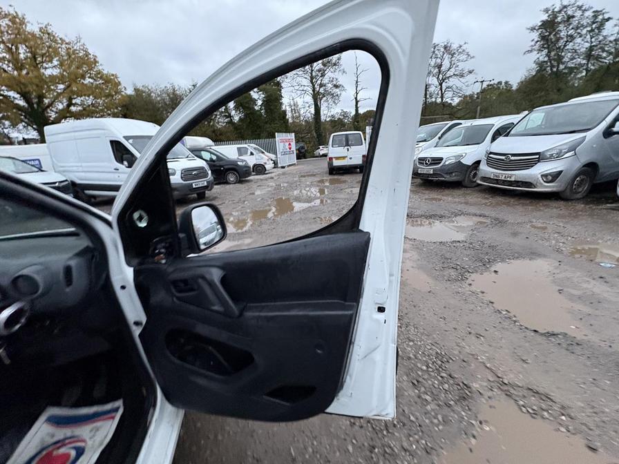 Used Peugeot Partner 2017 for sale - 76459509: Photo 16