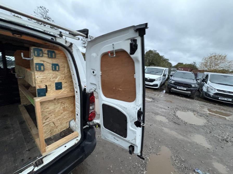 Used Peugeot Partner 2017 for sale - 76459509: Photo 18