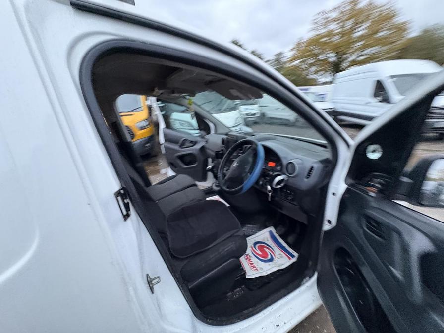 Used Peugeot Partner 2017 for sale - 76459509: Photo 6