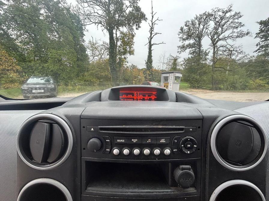 Used Peugeot Partner 2017 for sale - 76315959: Photo 16