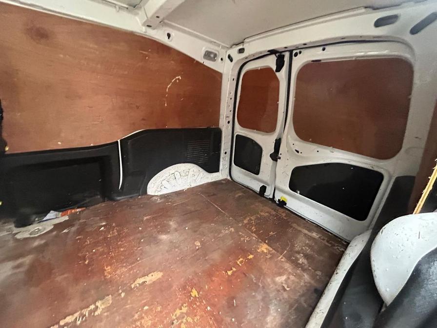 Used Peugeot Partner 2017 for sale - 76315959: Photo 2