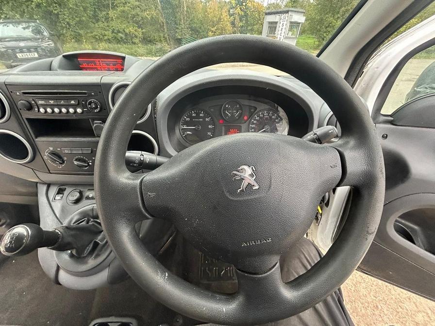 Used Peugeot Partner 2017 for sale - 76315959: Photo 23