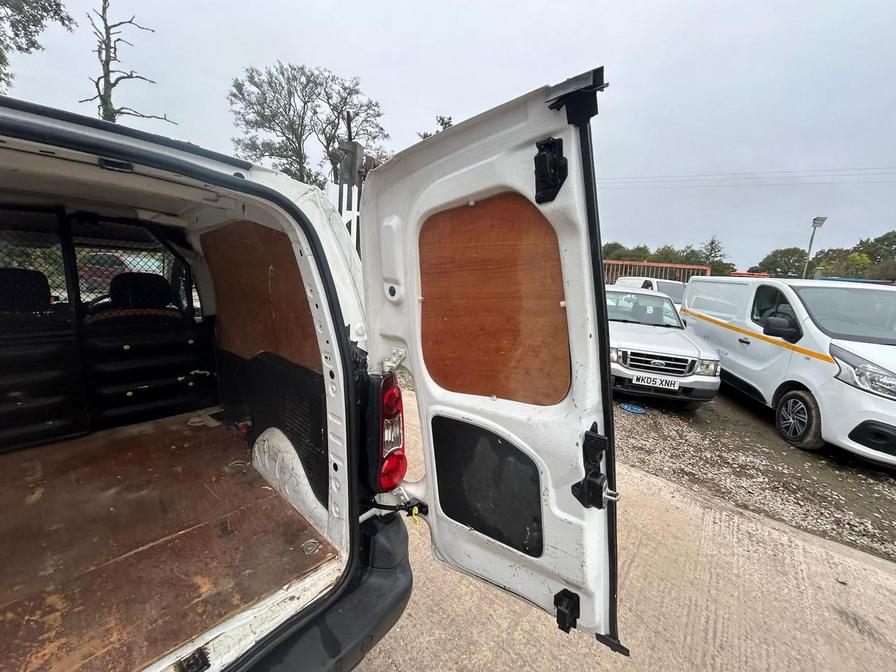 Used Peugeot Partner 2017 for sale - 76315959: Photo 7