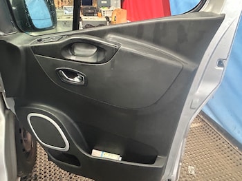Used Vauxhall Vivaro 2015 for sale - 75556190: Photo