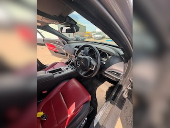 Used Jaguar XE 2017 for sale - 79339176: Photo
