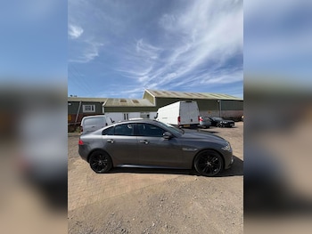 Used Jaguar XE 2017 for sale - 79339176: Photo