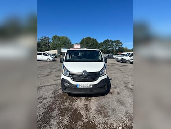 Used Renault Trafic 2017 for sale - 79714485: Photo