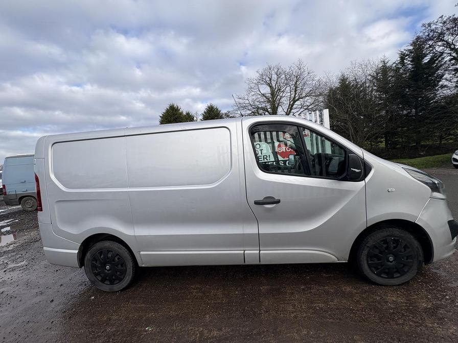 Used Vauxhall Vivaro 2015 for sale - 77500051: Photo 2