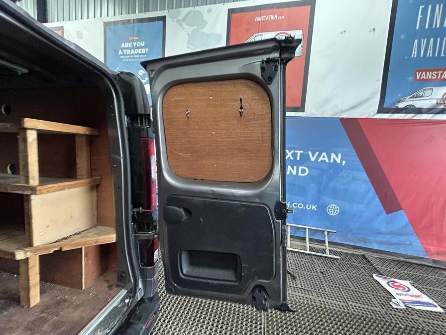 Used Vauxhall Vivaro 2019 for sale - 76459497: Photo 14