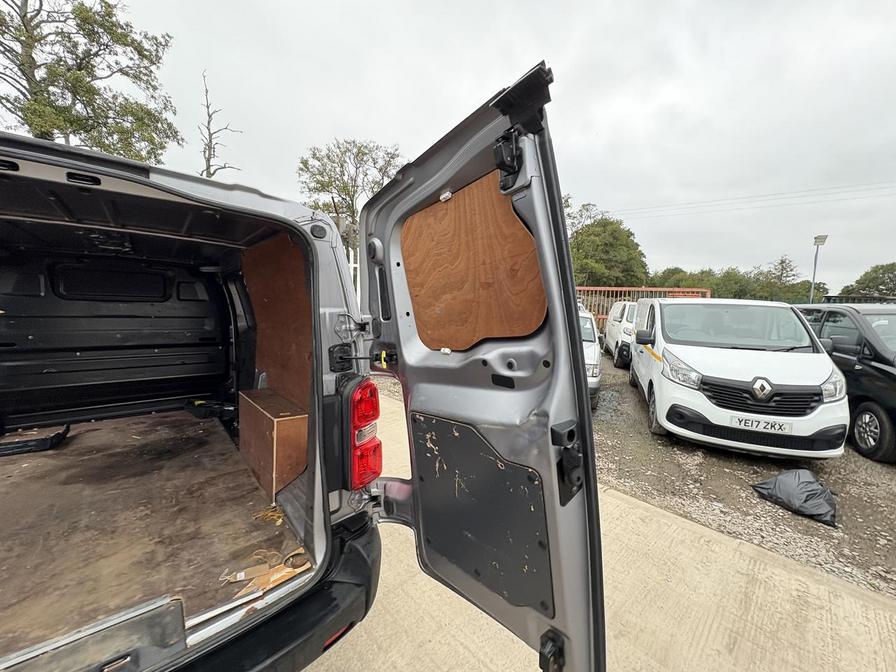Used Vauxhall Vivaro 2020 for sale - 76624311: Photo 3