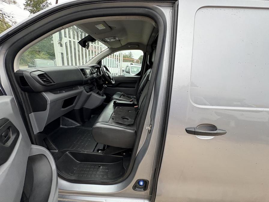 Used Vauxhall Vivaro 2020 for sale - 76624311: Photo 4